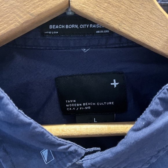 Tavik modern beach Culture blue button up shirt Top men’s Large - Picture 5 of 6